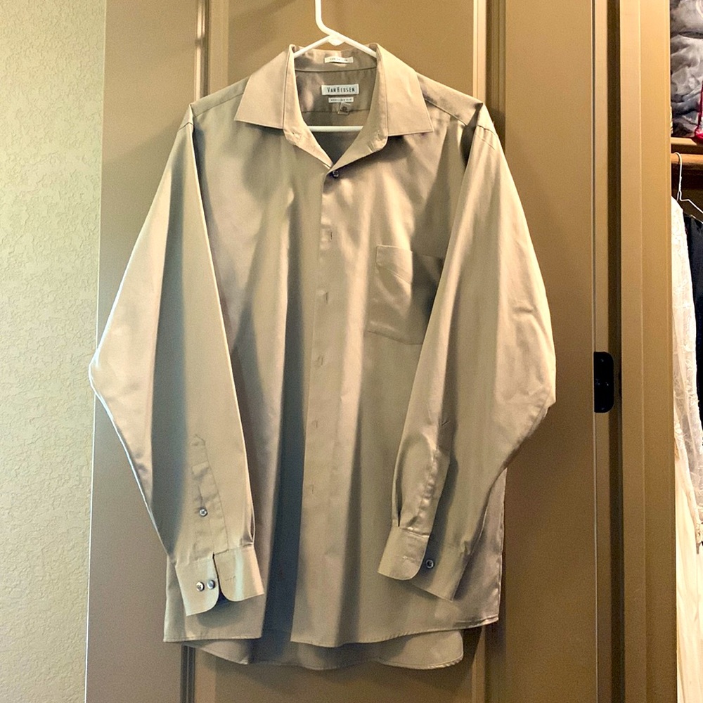 Van Heusen Regular Fit Dress Shirt - size 16 1/2, 34/35